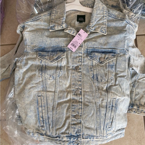 Wild Fable Oversized Distressed Denim Jacket - Picture 5 of 5